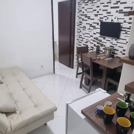 Quarto E Sala A Uma Quadra Da Praia Copacabana Posto 02 Рио-де-Жанейро Экстерьер фото